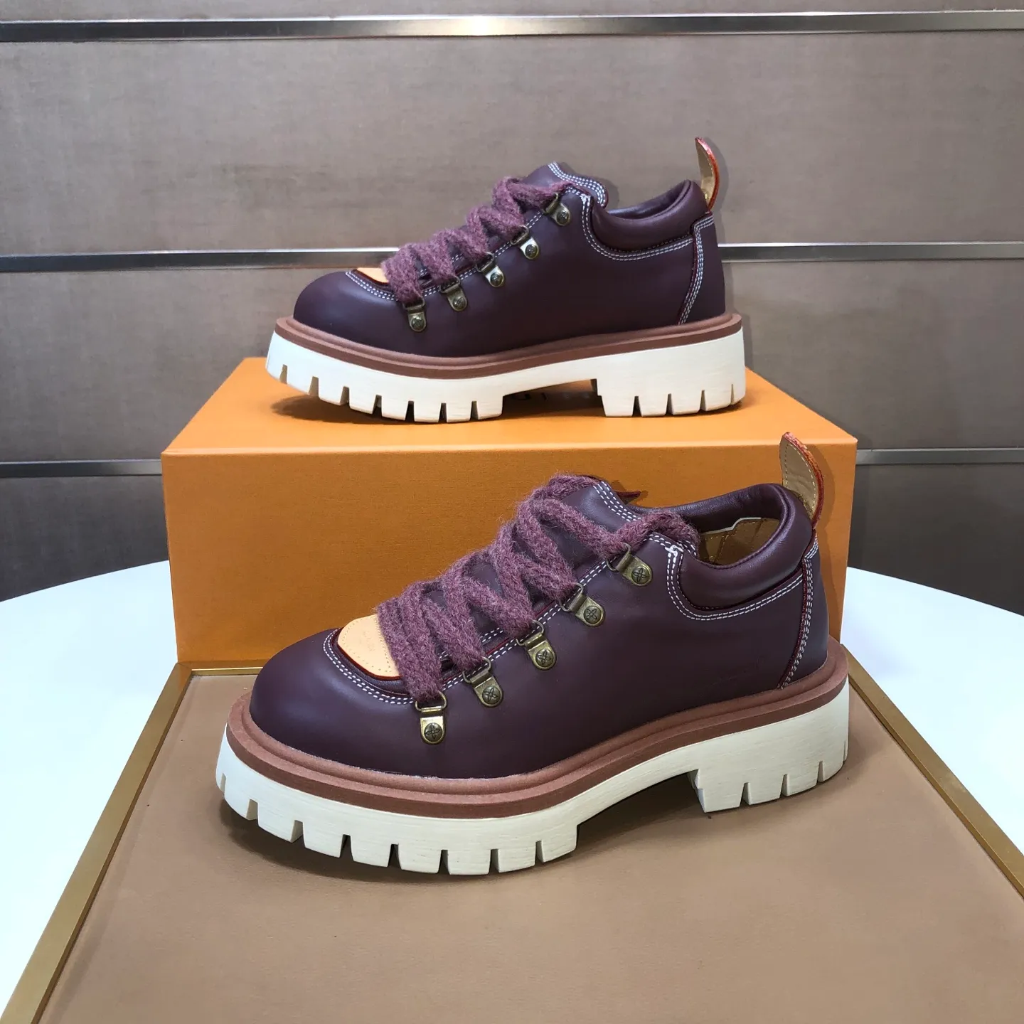 Men's shoes 💰660💰 LV Louis Vuitton 2025 autumn and winter new couple's new style, the original version is developed one to one, retro fashion, handsome and cool mountaineering derby shoes are out of stock 👍 💎 Material: imported first-layer cowhide 💎 Lining: imported lambskin 💎 Outsole: original molded TR non-slip sole 💎 Bottom height: 3.5cm 💎 Shoe size: 35-45 for both men and women
